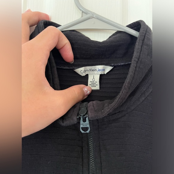 Black Calvin Klein Quarter Zip in Large - Picture 2 of 3